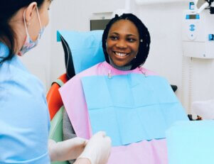 O que um dentista faz?