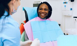 O que um dentista faz?