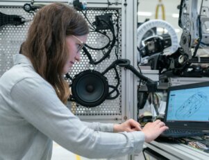 quanto-ganha-estagiario-engenharia-de-produção-pexels-thisisengineering-3862630