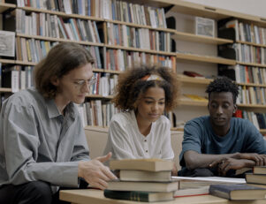 Como são os primeiros anos do curso de Relações Internacionais?