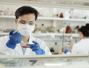 duração - curso- de biomedicina -Foto de Edward Jenner no Pexels