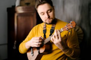 Como aprender a tocar ukulele